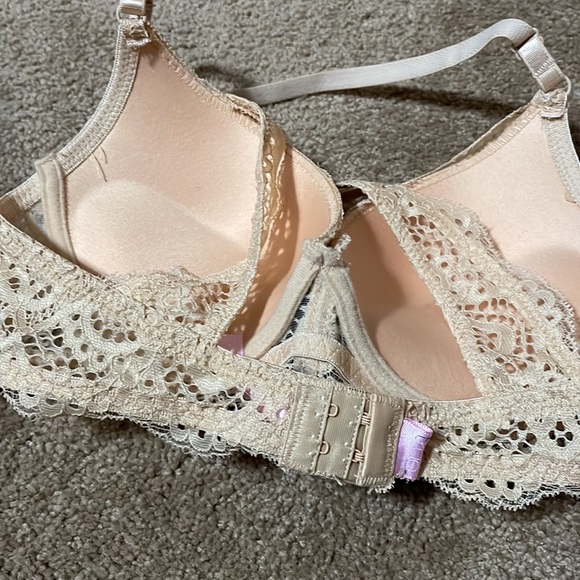 NWOT 34B Bra - Picture 3 of 4